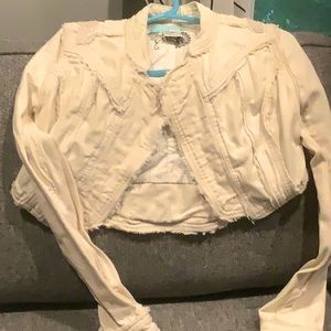 SO CHIC! Gorgeous cream jacket ZOOMPY sizeS perfect condition!